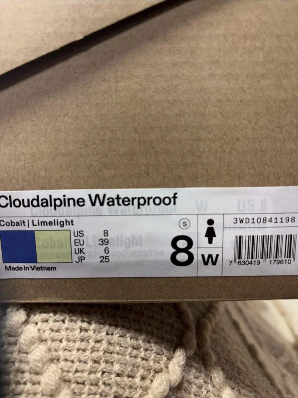 On Cloud OC cloudalpine waterproof trekking women 8 new in box blue & lime